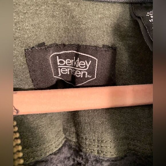 Berkley Jensen EUC green flex lined zip up hooded sweatshirt Size Large - Picture 4 of 5